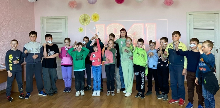 https://info51.ru/res/upload/86/CGB_im__A_M__Kautskogo__Patrioticheskiy_kalendar_Bezobyavleniya_voyny.jpg
